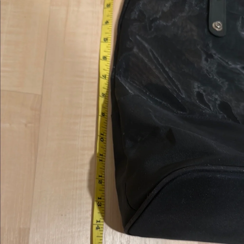 Elegant Black Tote Bag - Picture 11 of 11